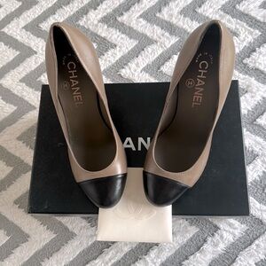 Chanel leather brown/black toe classic chunky heel pump size 36.